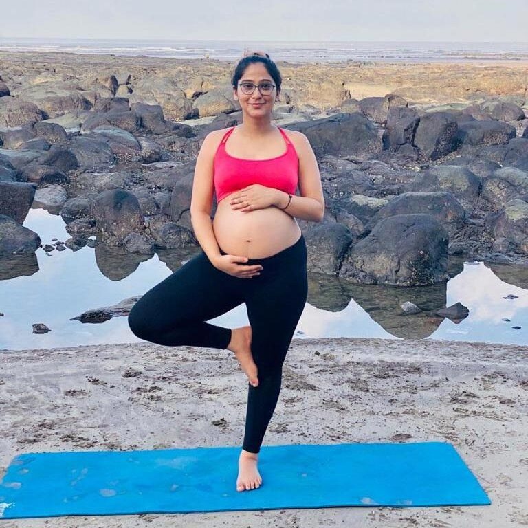 yoga-pregnancy-lady